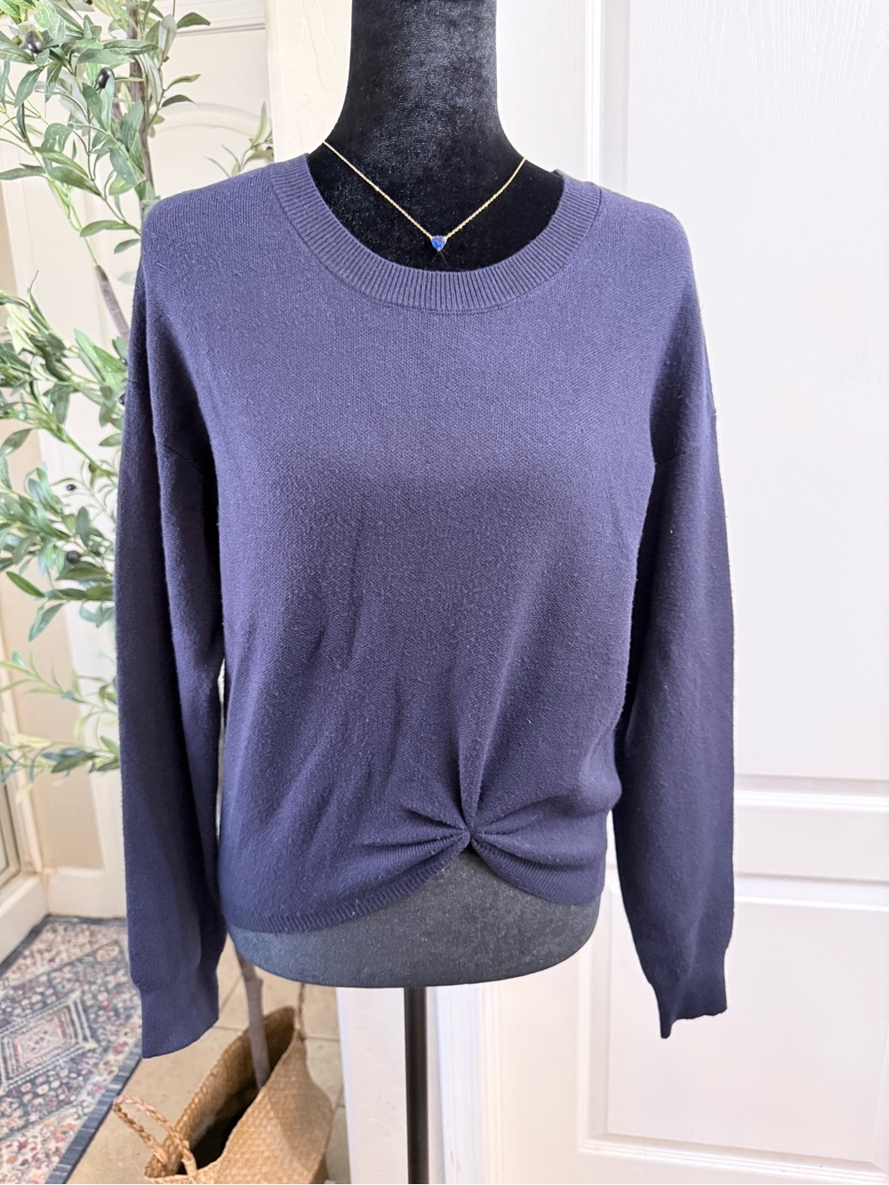 Rachel Zoe Navy Twist-Front Crew Sweater Size  L